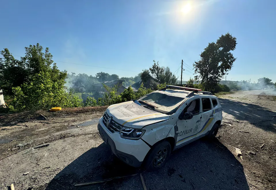 Двоє загиблих в результаті російської "подвійної атаки" на місто під Харковом